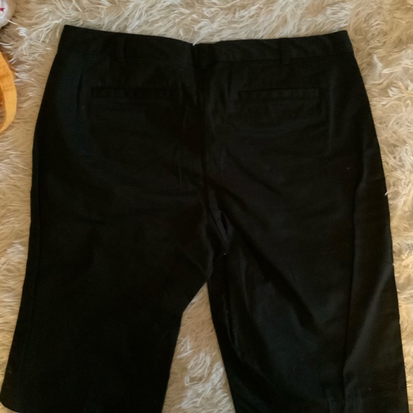 LAST CHANCE Michael Kors black Sz 8 Bermuda shorts - Picture 3 of 5